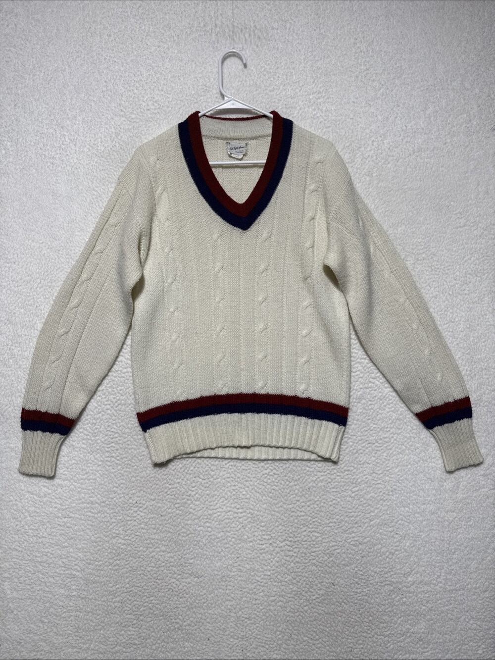 Vintage 90’s Saks Fifth Avenue V-Neck Cable Sweater Works Size M